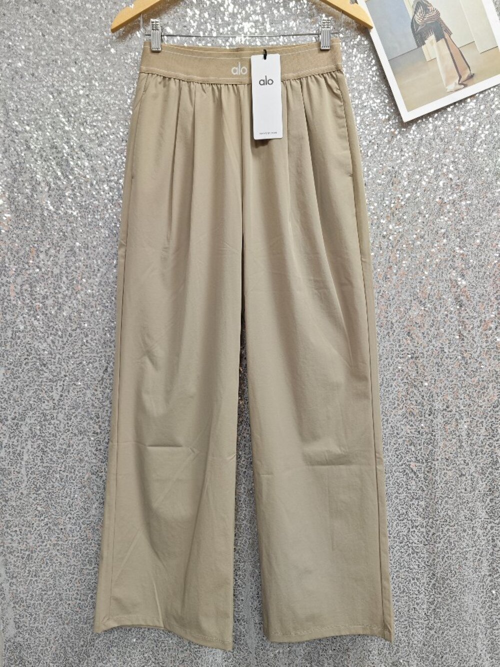 NWT ALO Yoga Suit Up Trouser 🍻 Gravel | Neutral Wide Leg Quiet Luxury Pants - Picture 2 of 8